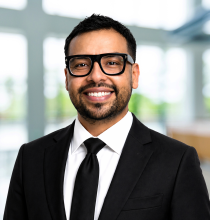 Daniel Parra Headshot